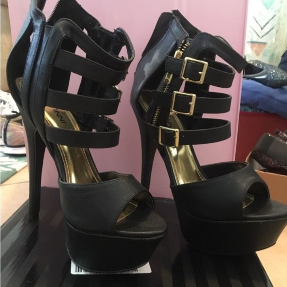 Black stilettos size 7 never worn